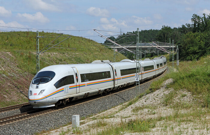 railbow ICE #Einziganders - ICE 3 Baureihe 403 bei Emskirchen