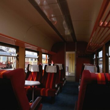 Historisches Bild - 1989 -Großraum-Reisezugwagen 1. Klasse der Bauart Apzf 209 der Deutschen Bundesbahn (InterCity-Zug "Wiesbaden City")