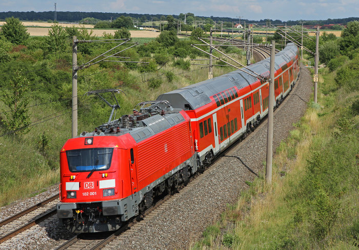 DB151642 DB Regio Baureihe 102 mit Dosto (Skoda) auf der NIM