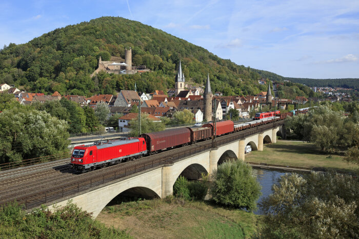 DB175729 Gemünden - DB Cargo mit Ellok Baureihe 187 unterwegs mit einem Güterzug des Einzelwagenverkehrs