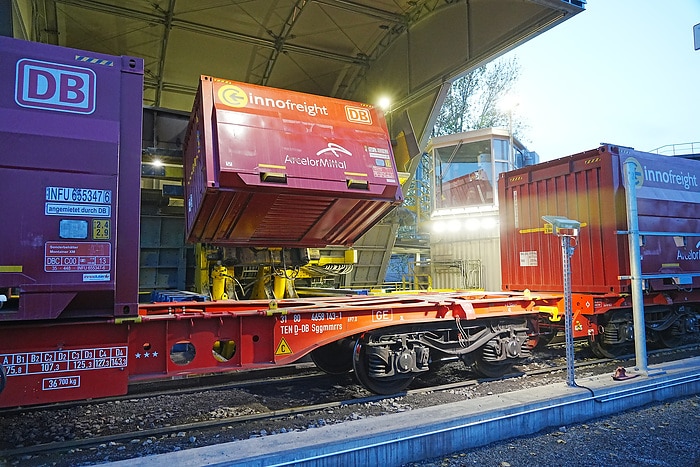 DB228113 DB Cargo geht neue Wege bei der Entladung von Eisenerz bei ArcelorMittal