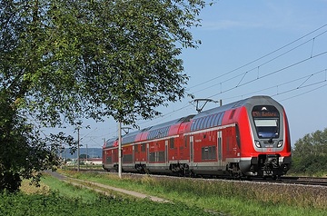Ein Twindexx der Baureihe ET 445 als "Main-Spessart-Express" auf dem Weg nach Bamberg.