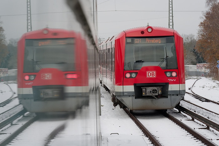 DB247428 Winterliche Impressionen von der S-Bahn in Hamburg