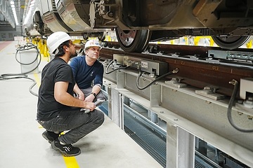 Das "Neue Werk Cottbus" der DB Fahrzeuginstandhaltung GmbH (FZI) hat pünktlich seine Arbeit mit der schweren Instandhaltung eines ICE 4 Baureihe 412 aufgenommen.