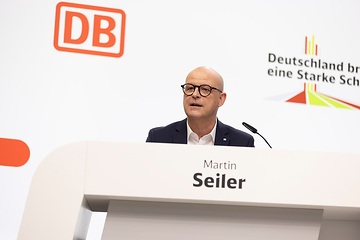 DB Bilanzpressekonferenz 2024 Martin Seiler, Vorstand Personal und Recht