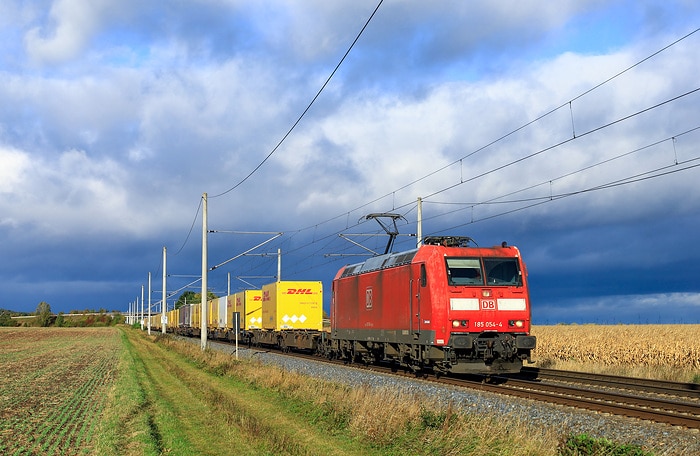 DB250013 Unterwegs im Saaletal - DB Cargo mit einem KLV-Zug