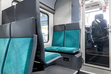 Modernisierte ET 424 für die S-Bahn Köln - neugestalteter Innenraum