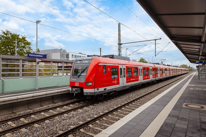 DB254701 Mit der S-Bahn zur Landesgartenschau: Barrierefrei modernisierter Bahnhof Heimstetten wirft sich in Schale