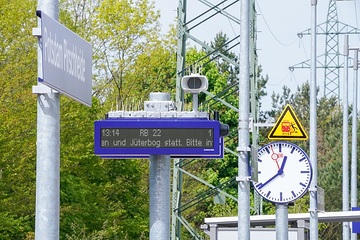 (Potsdam, 29.04.2024) Bahnhof Pirschheide nach 25 Jahren wieder am Berliner Außenring angeschlossen. Halte für neue Zugverbindung RB22 - in 20 Minuten zum Flughafen BER. Gemeinsame Investition von Bund, Land und DB von über 14 Millionen Euro für eine starke Schiene.